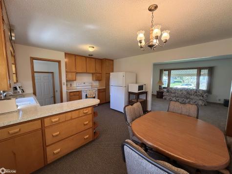 208 7th Street SE Hampton IA 50441