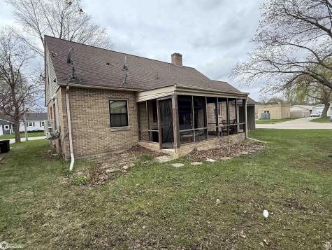 400 S 9th Street Clear Lake IA 50428