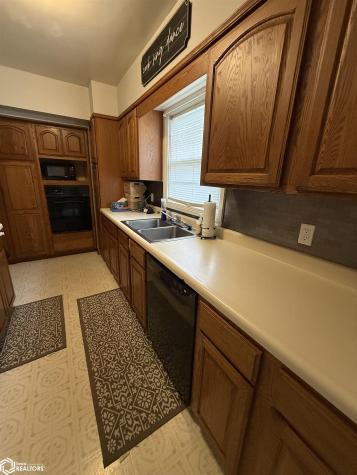 400 S 9th Street Clear Lake IA 50428