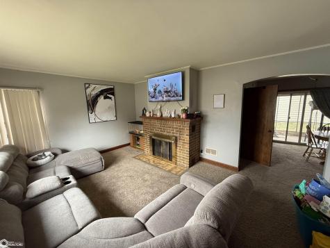 400 S 9th Street Clear Lake IA 50428