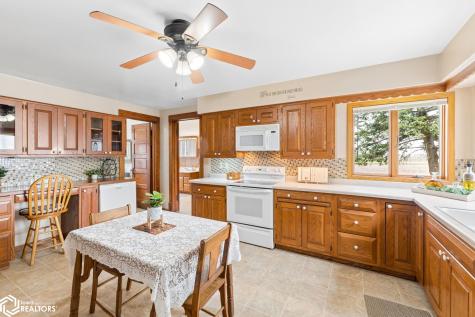 2480 Palm Avenue Garner IA 50438