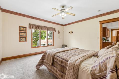 2480 Palm Avenue Garner IA 50438