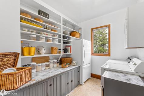 2480 Palm Avenue Garner IA 50438