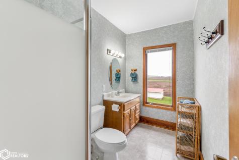 2480 Palm Avenue Garner IA 50438
