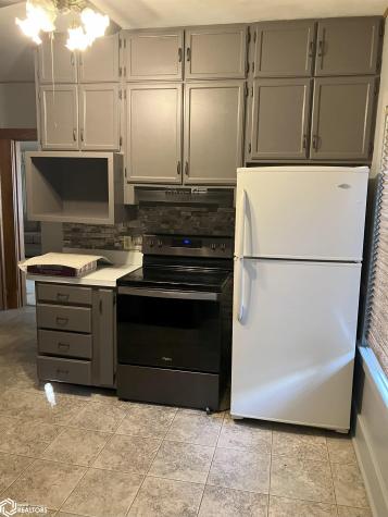 319 N 6th Street Sheffield IA 50475