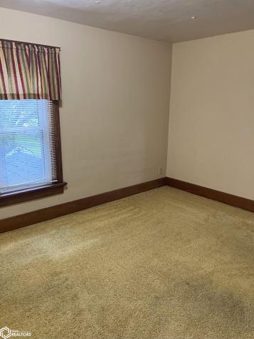 319 N 6th Street Sheffield IA 50475