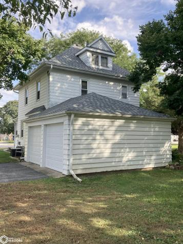 319 N 6th Street Sheffield IA 50475