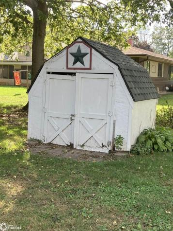 319 N 6th Street Sheffield IA 50475