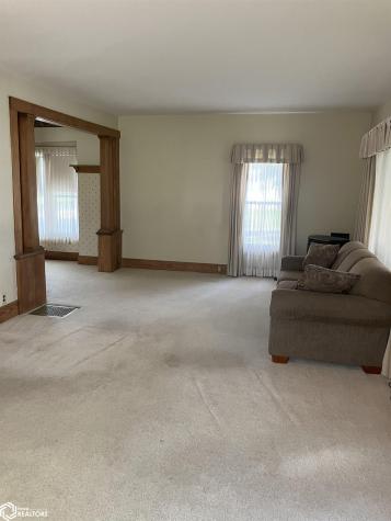 319 N 6th Street Sheffield IA 50475