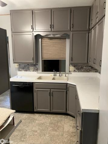 319 N 6th Street Sheffield IA 50475