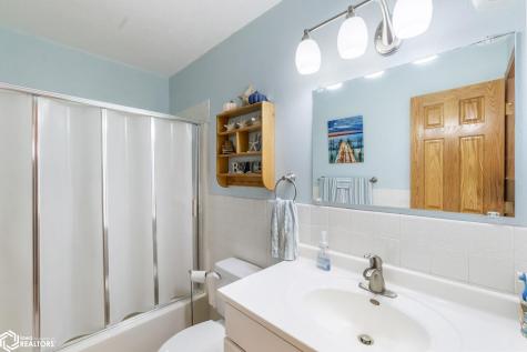 16 Lexington Square Mason City IA 50401