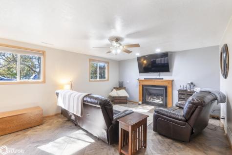 16 Lexington Square Mason City IA 50401