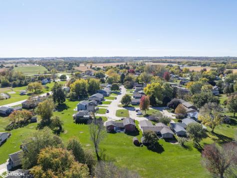 16 Lexington Square Mason City IA 50401