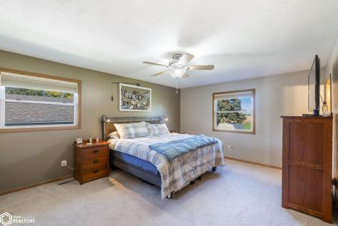 16 Lexington Square Mason City IA 50401