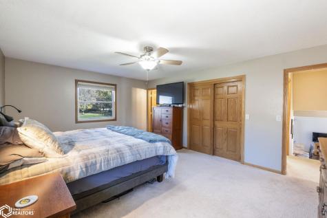 16 Lexington Square Mason City IA 50401