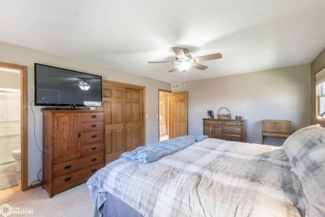 16 Lexington Square Mason City IA 50401