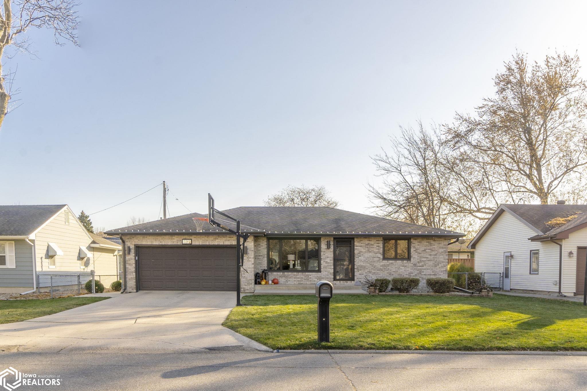 1621 7th Place SW Mason City IA 50401