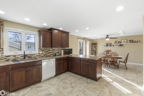 1621 7th Place SW Mason City IA 50401