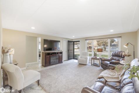 1621 7th Place SW Mason City IA 50401