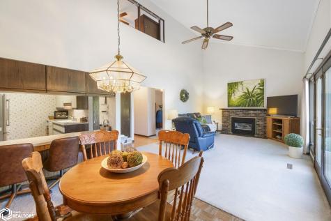 1814 Springview Drive Mason City IA 50401
