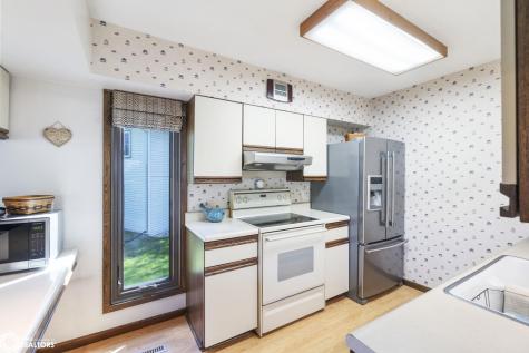 1814 Springview Drive Mason City IA 50401