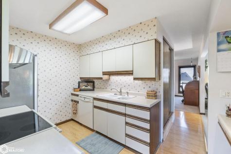 1814 Springview Drive Mason City IA 50401