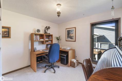 1814 Springview Drive Mason City IA 50401