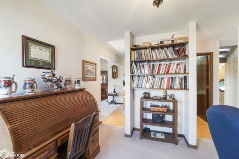 1814 Springview Drive Mason City IA 50401
