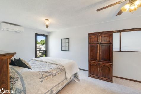1814 Springview Drive Mason City IA 50401
