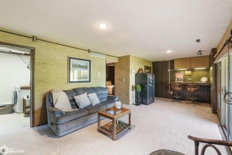 1814 Springview Drive Mason City IA 50401