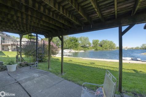 1814 Springview Drive Mason City IA 50401