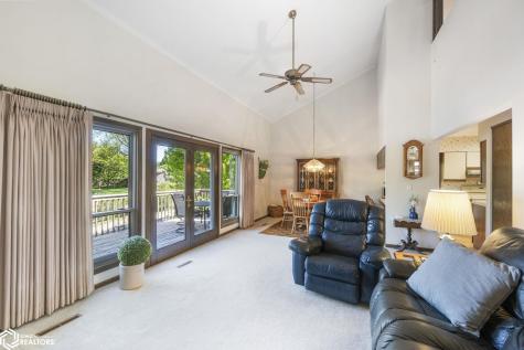 1814 Springview Drive Mason City IA 50401