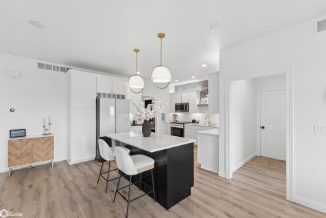 401 Bedford Court Clear Lake IA 50428