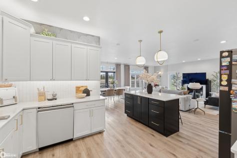 401 Bedford Court Clear Lake IA 50428