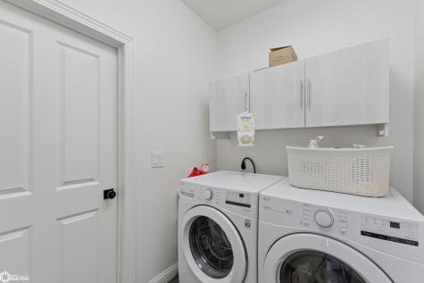 401 Bedford Court Clear Lake IA 50428