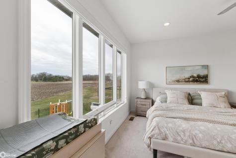 401 Bedford Court Clear Lake IA 50428