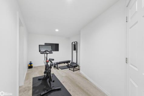 401 Bedford Court Clear Lake IA 50428