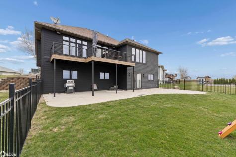 401 Bedford Court Clear Lake IA 50428
