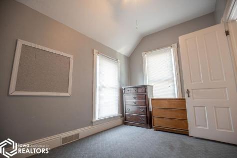 605 E Mcgregor Street Algona IA 50511