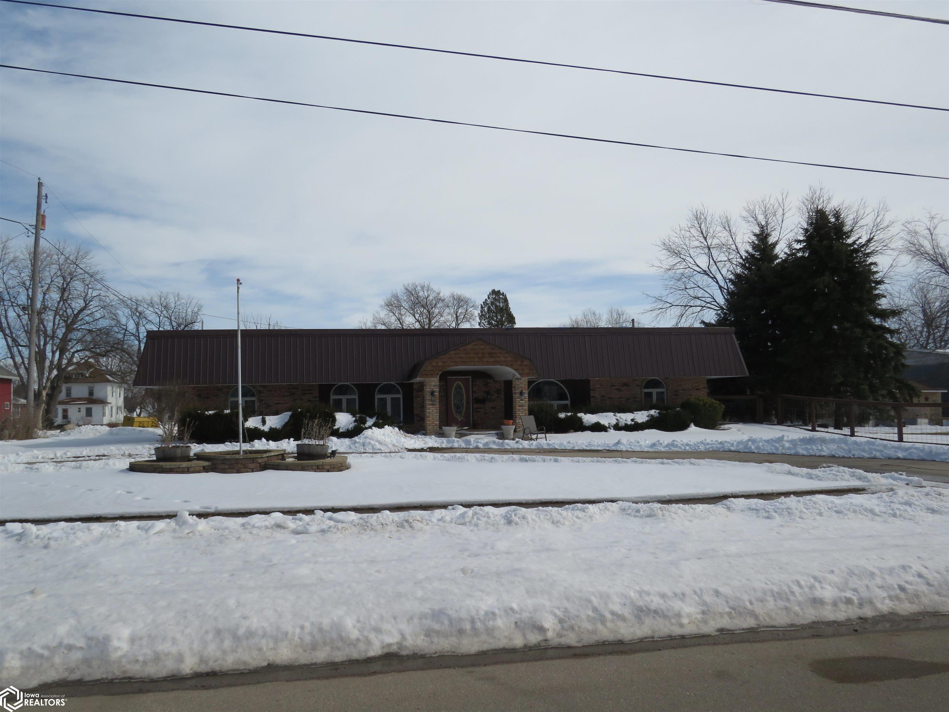 404 5th Street SW Hampton IA 50441