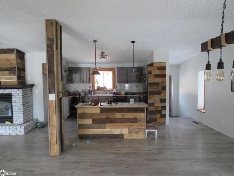 404 5th Street SW Hampton IA 50441