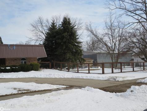 404 5th Street SW Hampton IA 50441