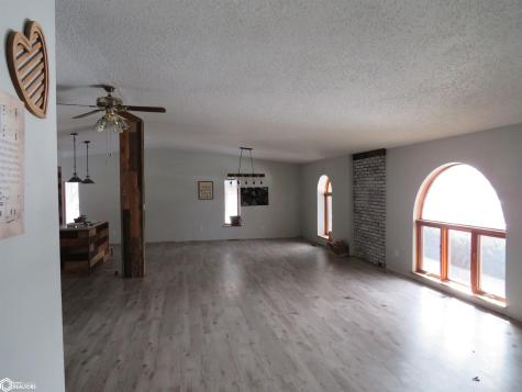 404 5th Street SW Hampton IA 50441