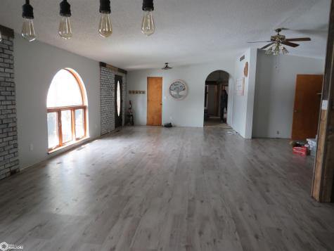 404 5th Street SW Hampton IA 50441