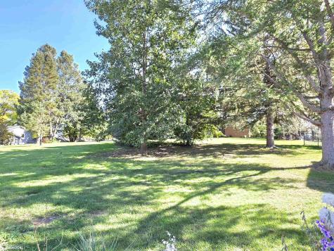 514 17th W Street Clear Lake IA 50428