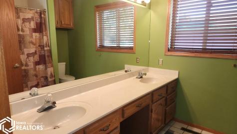 61 N Yorktown Pike Mason City IA 50401