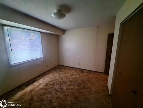 816 W 12th Avenue N Clear Lake IA 50428