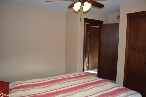 107 34th Street W Clear Lake IA 50428