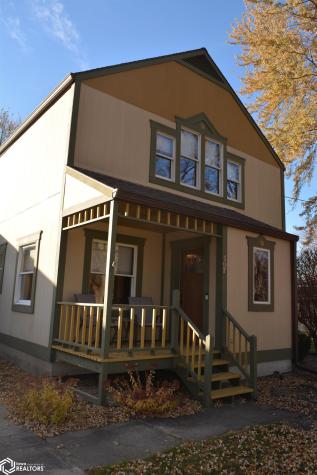 107 34th Street W Clear Lake IA 50428