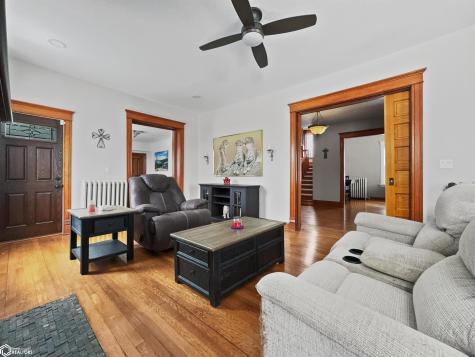 705 Central Avenue E Hampton IA 50441